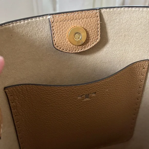 Tory Burch Camel Leather Shoulder Bag - Picture 4 of 6